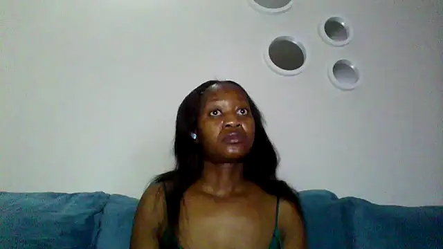 Snapshot of Hardnipples8 chatting on 10.06.25 Hardnipples8 online show from 10.06.25