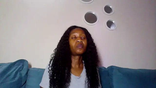 Snapshot of Hardnipples8 chatting on 11.02.25 Hardnipples8 online show from 11.02.25