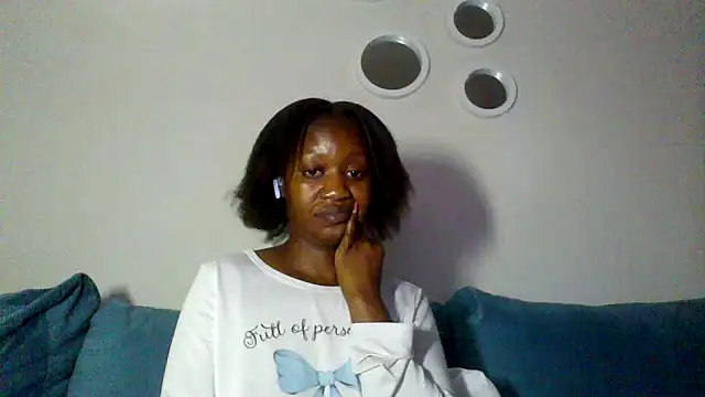 Snapshot of Hardnipples8 chatting on 11.11.25 Hardnipples8 online show from 11.11.25