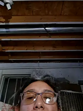 Snapshot of K-niving chatting on 07.19.26 K-niving online show from 07.19.26