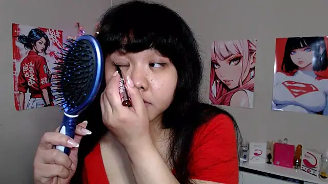 Snapshot of Moertomlly chatting on 10.04.25 Moertomlly online show from 10.04.25