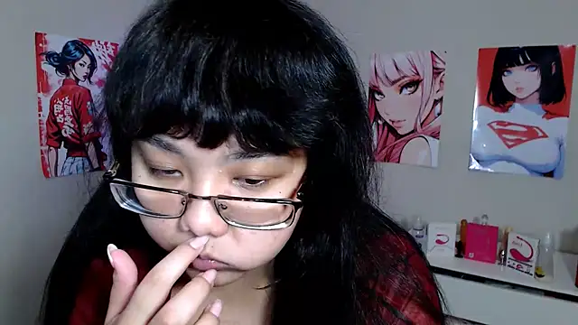 Snapshot of Moertomlly chatting on 10.12.25 Moertomlly online show from 10.12.25