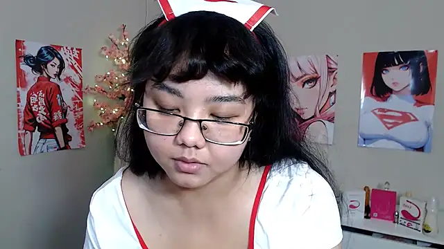 Snapshot of Moertomlly chatting on 10.25.25 Moertomlly online show from 10.25.25