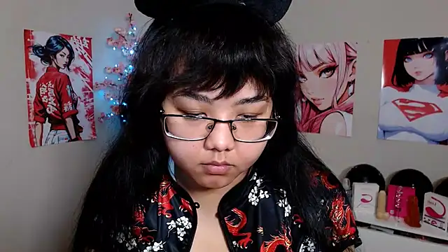 Snapshot of Moertomlly chatting on 11.01.25 Moertomlly online show from 11.01.25