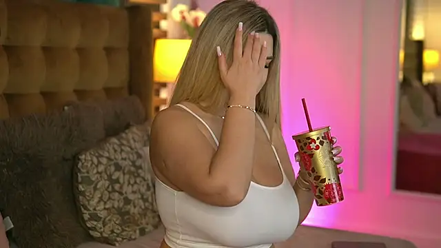 SophieBoobsX online show from 11.15.25