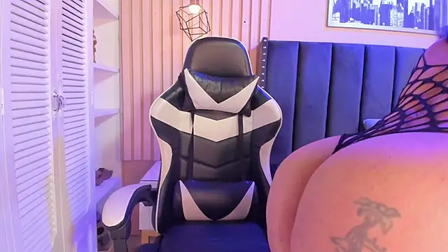 Snapshot of ashlye_miller_ chatting on 02.11.26 ashlye miller online show from 02.11.26