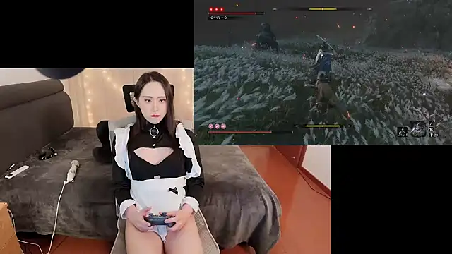 Snapshot of liliwang03 chatting on 12.29.24 liliwang03 online show from 12.29.24