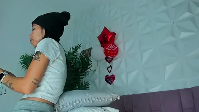 Hellen Sky online show from 02.17.26