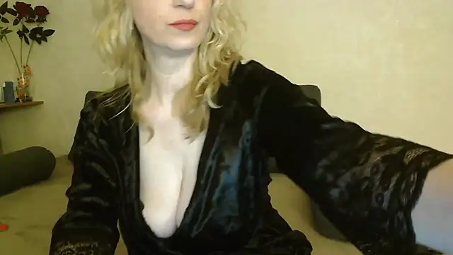 Natasha Nannette online show from 11.21.25