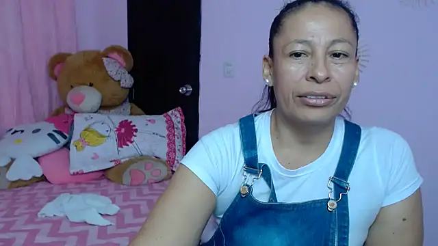 mature martina online show from 01.13.25