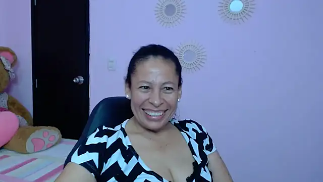 mature martina online show from 01.24.25