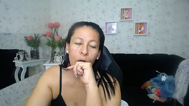 mature martina online show from 02.16.25