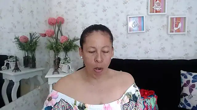 mature martina online show from 02.21.25