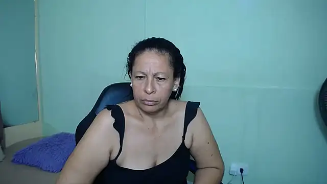 mature martina online show from 02.26.25
