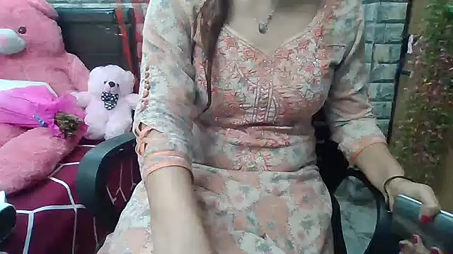 Sexy iknoor online show from 02.16.25