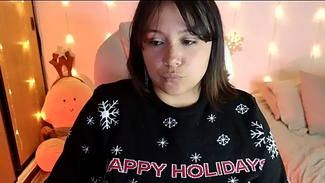 Snapshot of bigbooty-30 chatting on 12.24.24 bigbooty-30 online show from 12.24.24