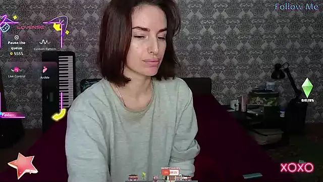 xx adrihanna xx online show from 10.28.25