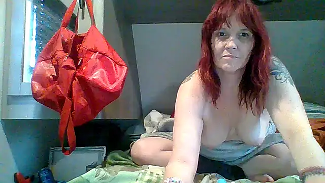 Snapshot of spundarella420 chatting on 01.10.25 spundarella420 online show from 01.10.25