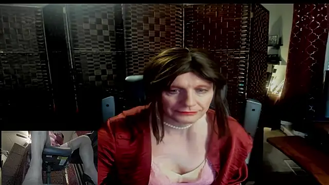 Snapshot of CharlotteAshton chatting on 07.26.26 CharlotteAshton online show from 07.26.26