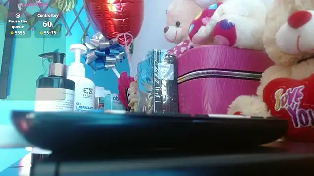 Snapshot of wendy_rivera_ chatting on 10.11.25 wendy rivera online show from 10.11.25