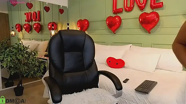 Snapshot of kataliina__ chatting on 02.13.26 kataliina online show from 02.13.26