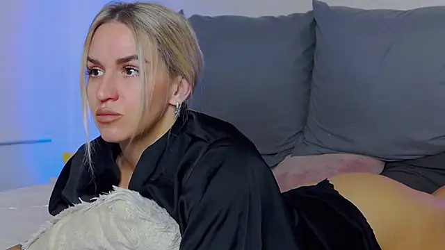 SofiJames online show from 10.08.25