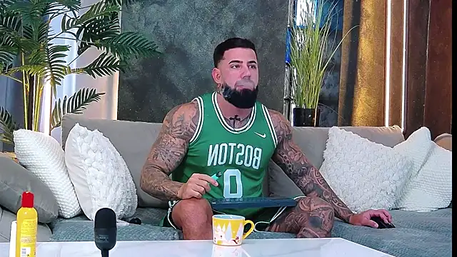 masterkingofmusclee online show from 10.06.25