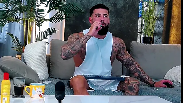 masterkingofmusclee online show from 10.09.25