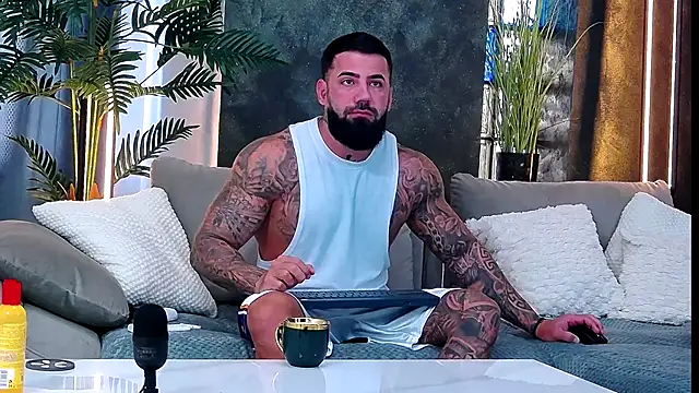 masterkingofmusclee online show from 10.10.25