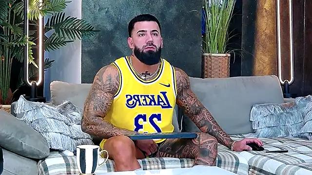 masterkingofmusclee online show from 11.10.25