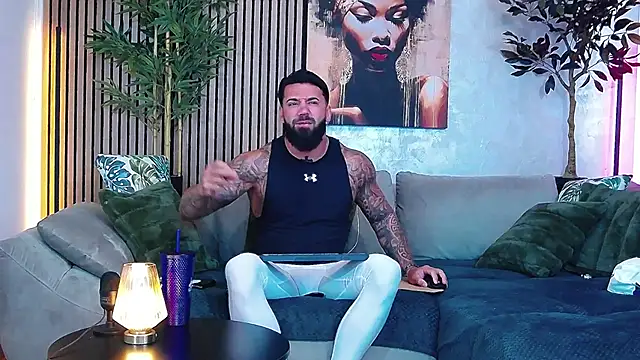 Snapshot of masterkingofmusclee chatting on 05.13.26 masterkingofmusclee online show from 05.13.26