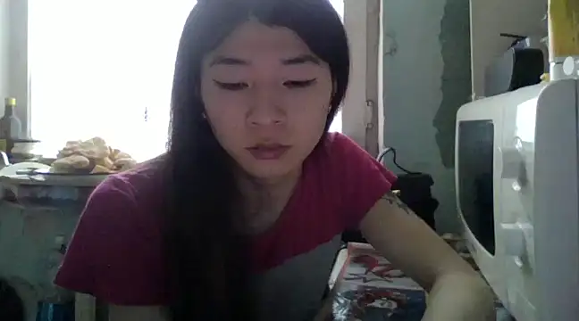 CarlyJoy online show from 02.12.25