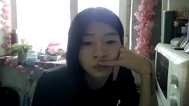 CarlyJoy online show from 12.03.25