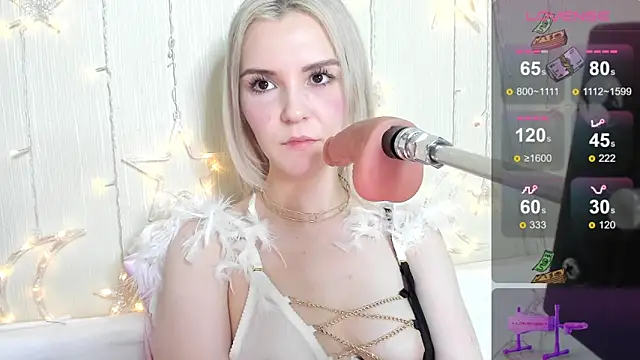 Kaya Devis online show from 11.22.25