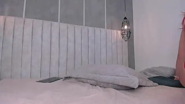 chloe d online show from 01.04.25