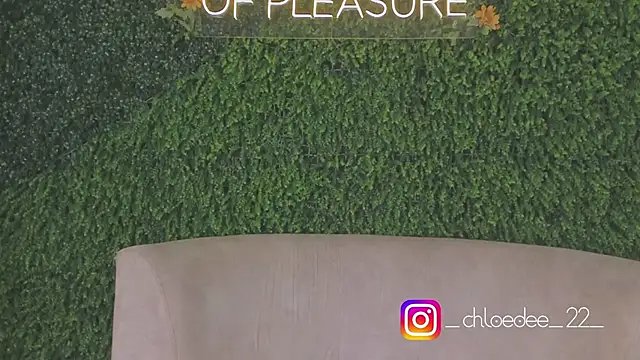 chloe d online show from 10.04.25