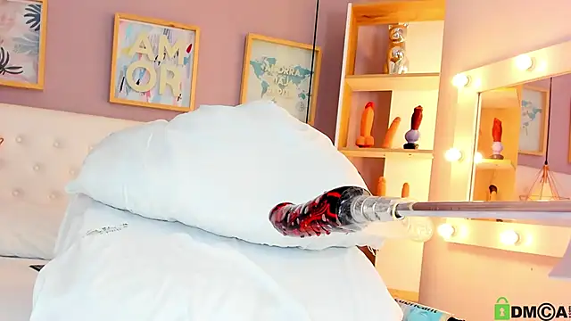 julyanna  online show from 10.08.25