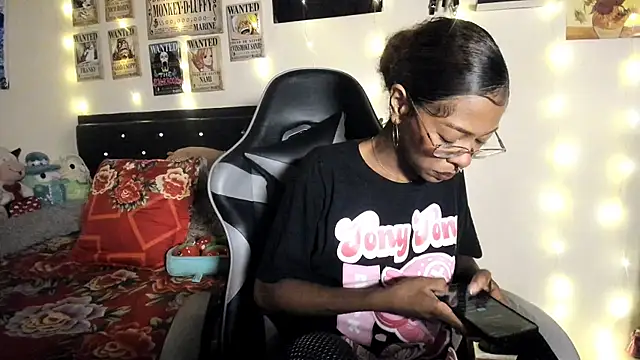 Cristal Jonasxh online show from 11.06.25