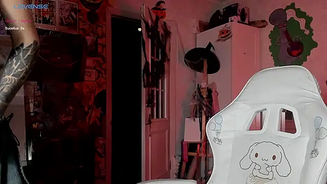 Sunny Mouse  online show from 10.27.25