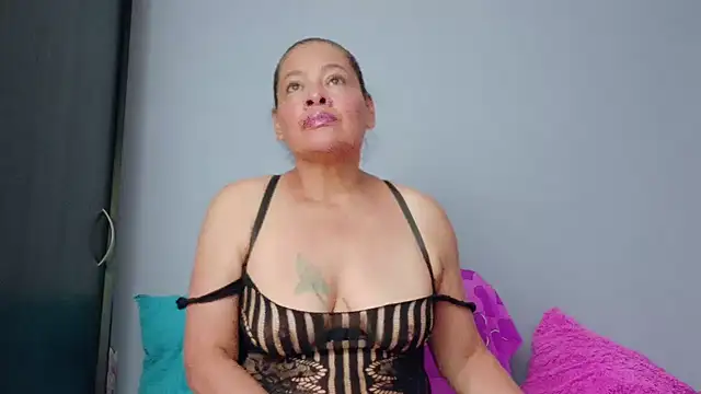 Snapshot of TifanyNasty chatting on 11.08.25 TifanyNasty online show from 11.08.25