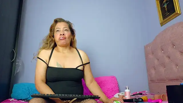 Snapshot of TifanyNasty chatting on 11.17.25 TifanyNasty online show from 11.17.25