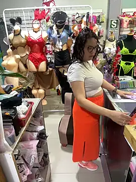 Snapshot of ROSALIALUCY chatting on 01.15.25 ROSALIALUCY online show from 01.15.25