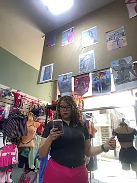 ROSALIALUCY online show from 04.01.26