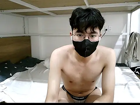 Snapshot of Gwencloudy chatting on 02.06.26 Gwencloudy online show from 02.06.26