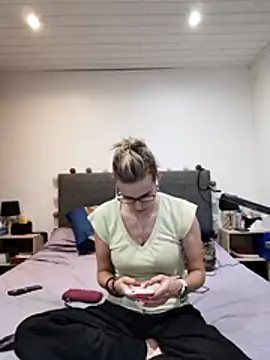 Snapshot of Madame_Callie chatting on 06.27.26 Madame Callie online show from 06.27.26