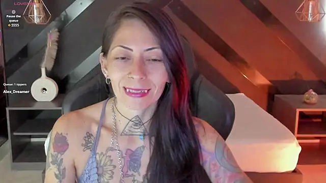 Snapshot of dark_gotica chatting on 02.02.26 dark gotica online show from 02.02.26