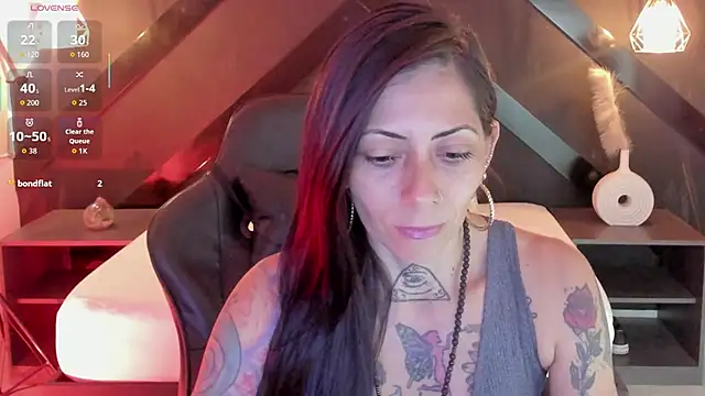 Snapshot of dark_gotica chatting on 02.06.26 dark gotica online show from 02.06.26