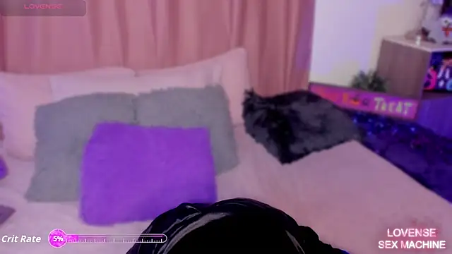 Snapshot of DianaBrownXX chatting on 10.31.25 DianaBrownXX online show from 10.31.25