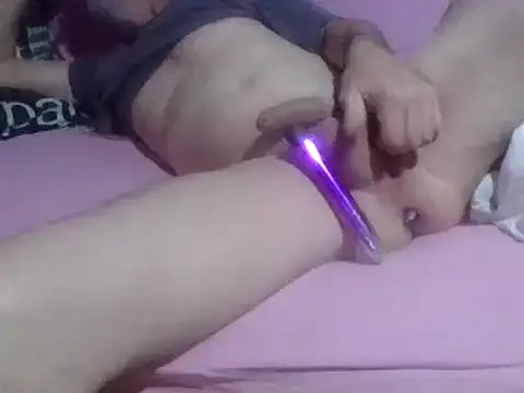 Snapshot of petitpeps84 chatting on 03.15.25 petitpeps84 online show from 03.15.25