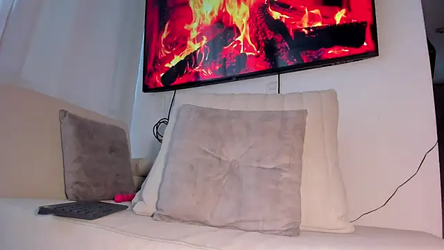 HannahDavis  online show from 04.10.26